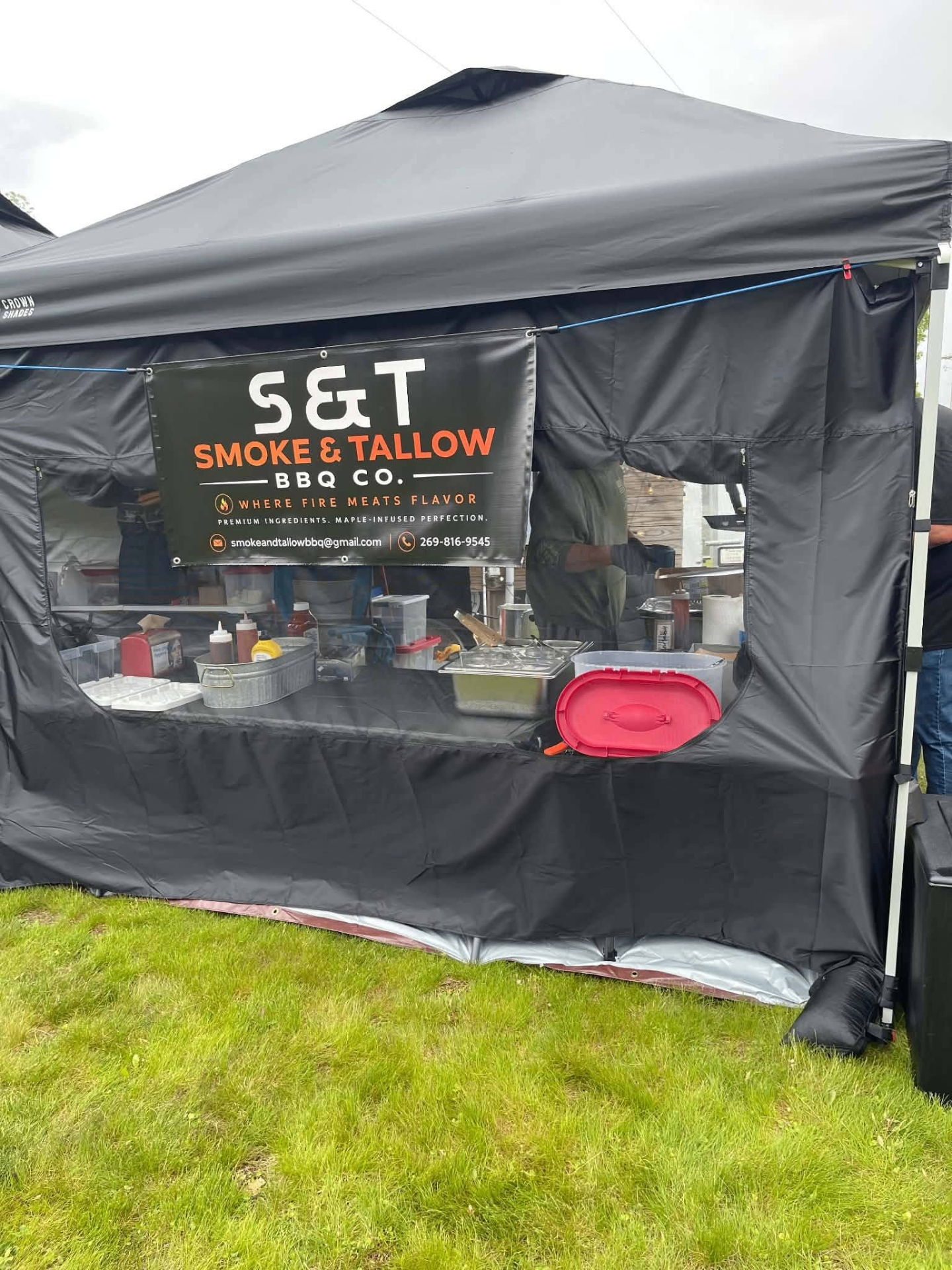 S&T BBQ tent